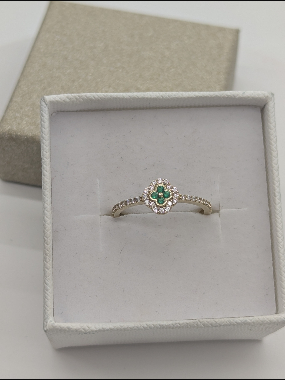 10kt Real Gold Women's Ring Size 7